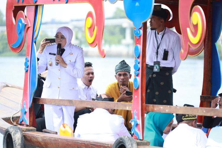 Tradisi Hanyut yang Bikin Wahid Takjub